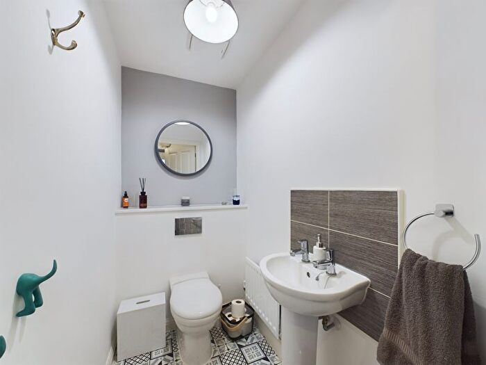 3 Bedroom End Of Terrace House For Sale In Pearmain Road, Somerton, TA11