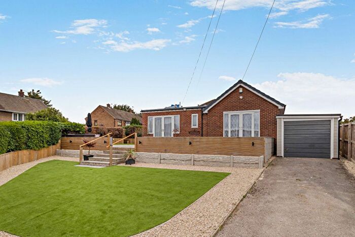 4 Bedroom Bungalow For Sale In Cleveland Avenue, Knottingley, West Yorkshire, WF11