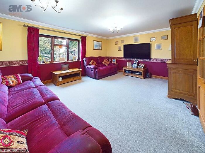 5 Bedroom Detached House For Sale In Main Road, Hockley, SS5
