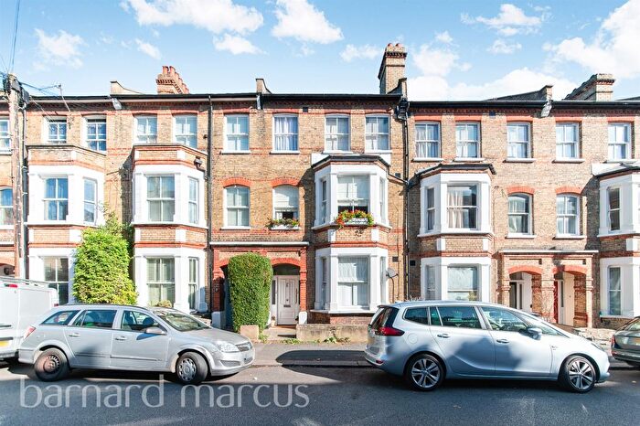 3 Bedroom Flat For Sale In Peak Hill Gardens, London, SE26