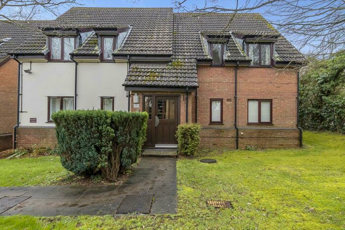 2 Bedroom Apartment To Rent In The Birches, Swindon, SN3