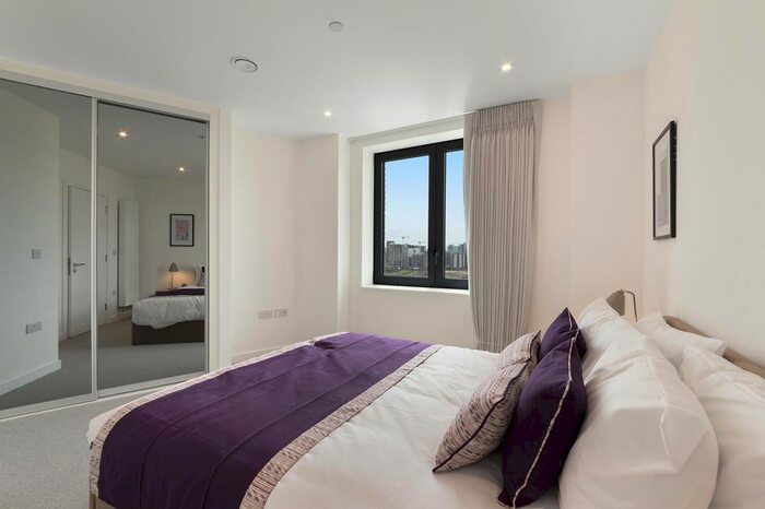 2 Bedroom Flat To Rent In Skyline Apartments, Makers Yard, London, E3