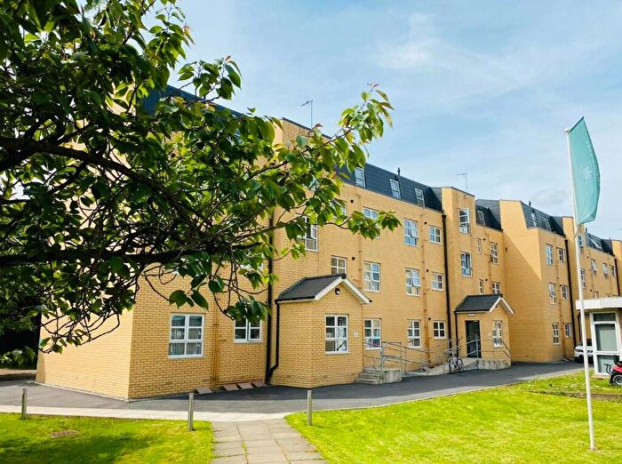 2 Bedroom Apartment To Rent In Endsleigh Park, Beverley Road, Hull, East Riding Of Yorkshire, HU6