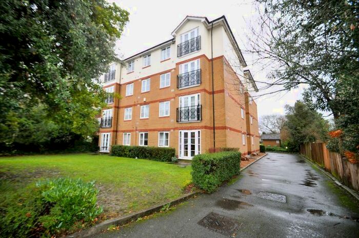 2 Bedroom Flat To Rent In Galsworthy Road, Norbiton, Kingston Upon Thames, KT2