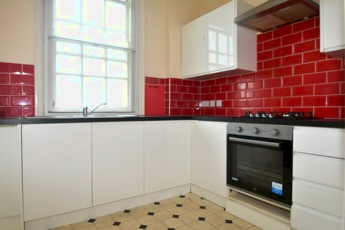 2 Bedroom Apartment To Rent In Shirley Avenue, Southsea, PO4