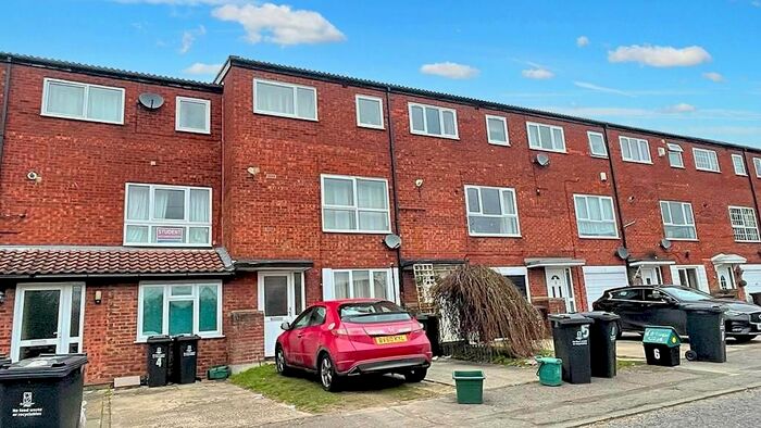 5 Bedroom Property To Rent In Britten Close, Colchester, CO4