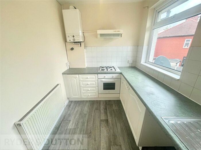 2 Bedroom Apartment To Rent In Broadoak Crescent, Ashton-under-Lyne, Greater Manchester, OL6
