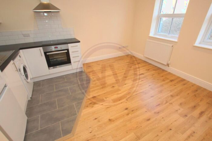 1 Bedroom Flat To Rent In Hornsey Road, Upper Holloway, N19