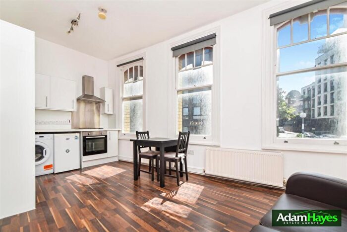 1 Bedroom Apartment To Rent In Station Road, New Barnet, EN5