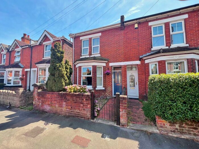 3 Bedroom Semi-Detached House To Rent In Clarendon Road, Shirley, SO16