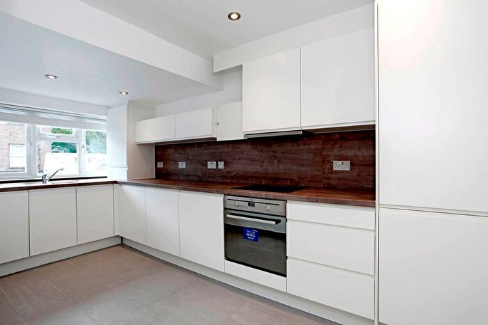 4 Bedroom Flat To Rent In Maryland Street, London, E15