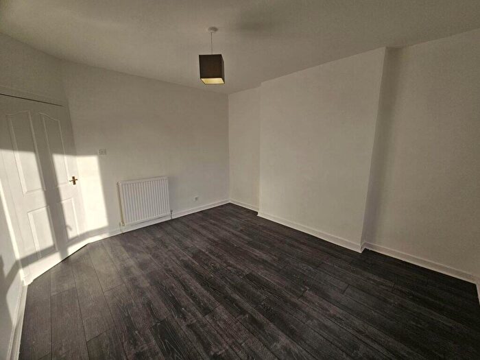 2 Bedroom Flat To Rent In Balintore Street, Shettleston, G32