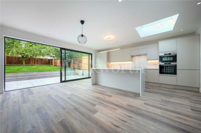 4 Bedroom Semi-Detached House To Rent In Holders Hill Drive, Hendon, London, NW4