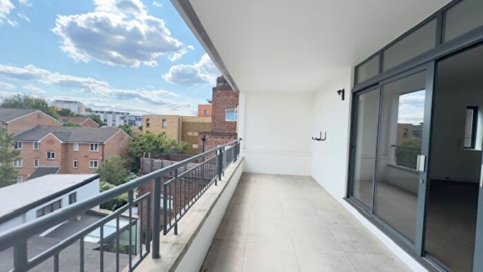 1 Bedroom Flat To Rent In Blackheath Road, London, SE10