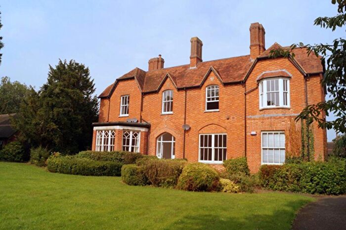 2 Bedroom Apartment To Rent In Rogers Croft Woughton On The Green Milton Keynes, MK6
