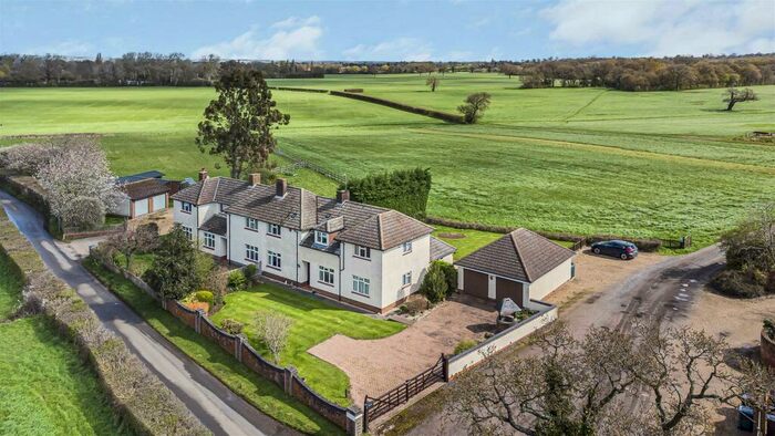 4 Bedroom Semi-Detached House For Sale In Mangrove Lane, Hertford, SG13