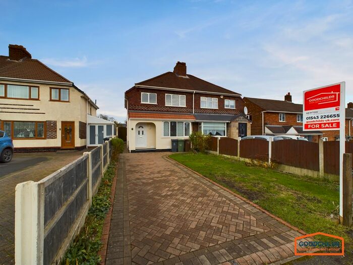 3 Bedroom Semi-Detached House For Sale In Mill Road, Brownhills, WS8