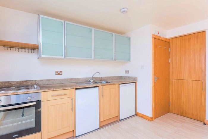 1 Bedroom Flat To Rent In Gunnersbury Lane, Gunnersbury, London, W3