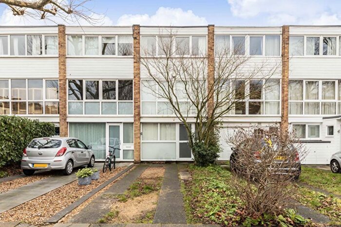4 Bedroom Property To Rent In Fairlawns, East Twickenham, TW1