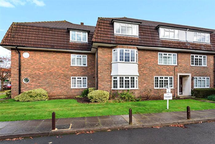 2 Bedroom Apartment For Sale In Queensfield Court, London Road, Sutton, Surrey, SM3
