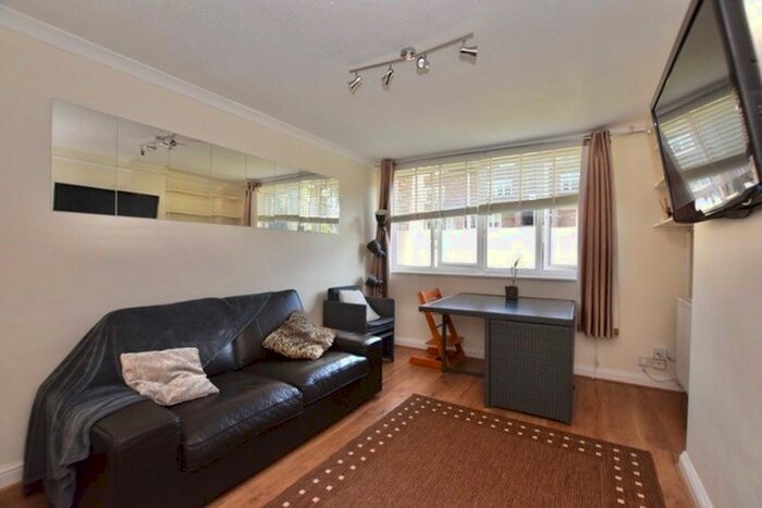 3 Bedroom Property To Rent In Dowdeswell Close, London, SW15