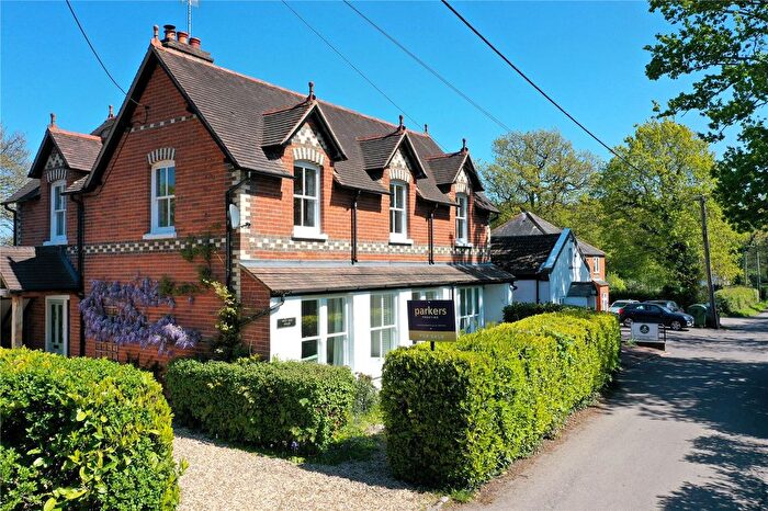 4 Bedroom Detached House For Sale In Tutts Clump, Reading, Berkshire, RG7