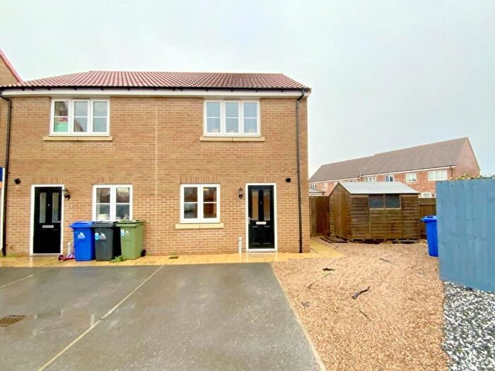 2 Bedroom Semi-Detached House For Sale In Sandgate Close, Grimsby, DN33