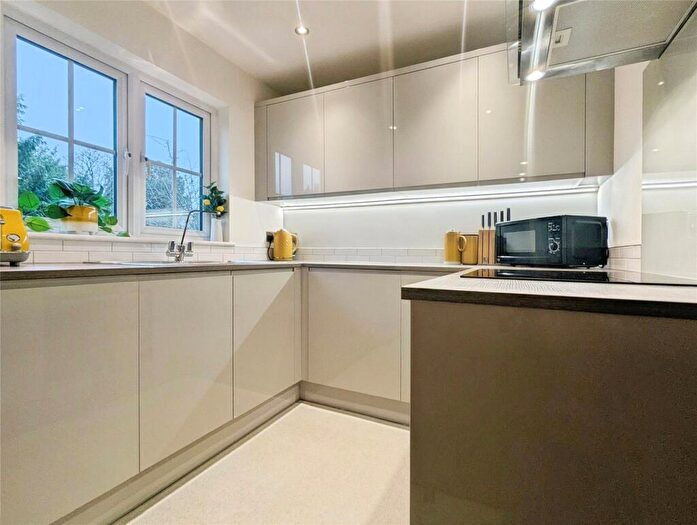 1 Bedroom Apartment For Sale In Amethyst Lane, Reading, Berkshire, RG30