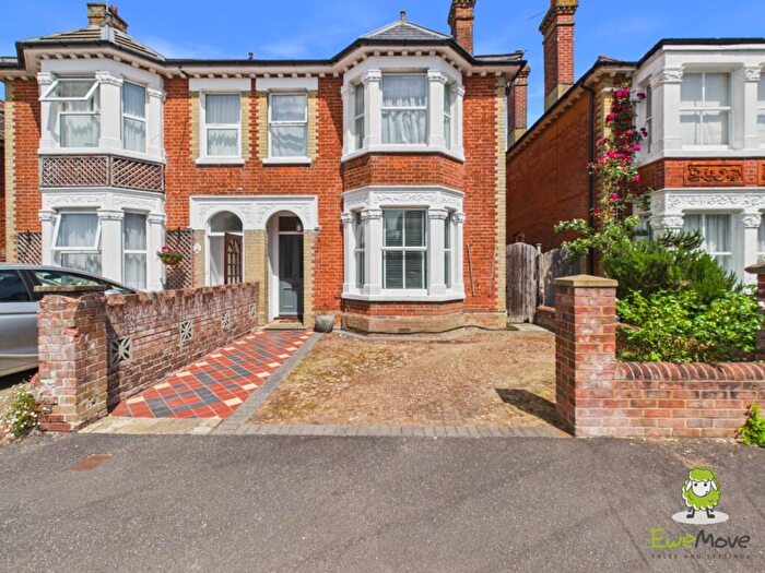 3 Bedroom Semi-Detached House For Sale In Beaconsfield Road, Basingstoke, Hampshire, RG21