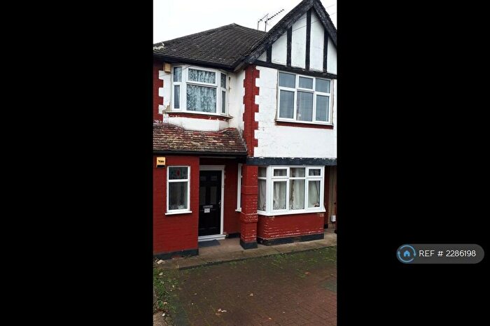 2 Bedroom Maisonette To Rent In Tanfield Avenue, London, NW2