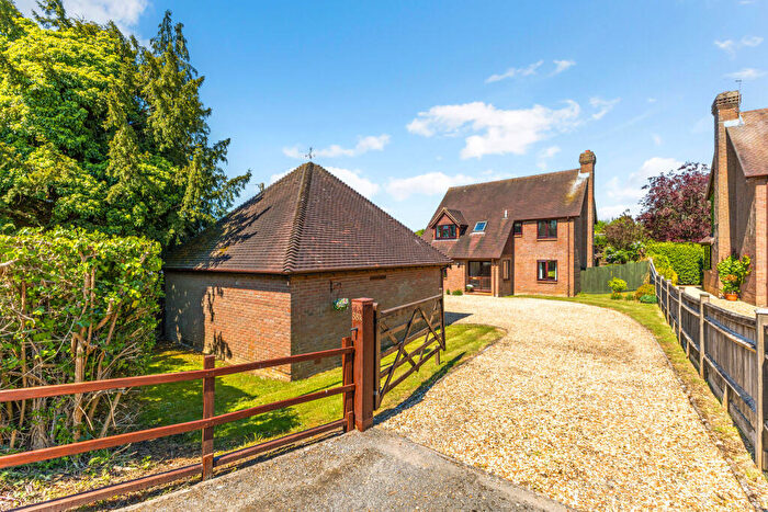 4 Bedroom House For Sale In Winchester Road, Four Marks, GU34