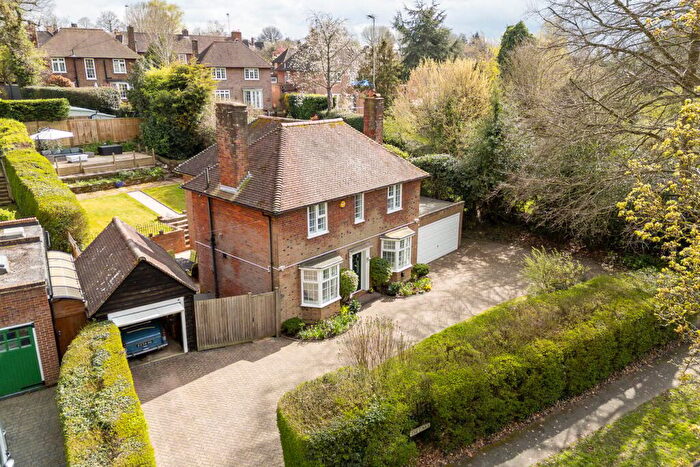 4 Bedroom Detached House For Sale In The Links, Welwyn Garden City, AL8