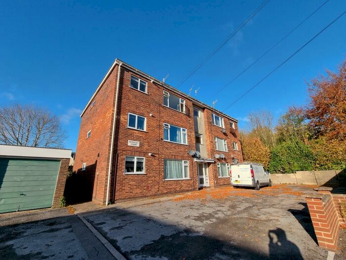 2 Bedroom Flat To Rent In Centurion Close, Salisbury, SP2