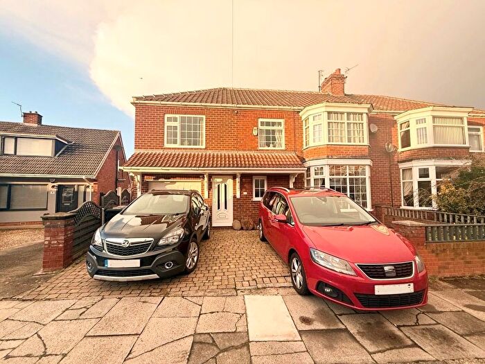 5 Bedroom Semi-Detached House For Sale In Wroxton Avenue, Middlesbrough, TS5