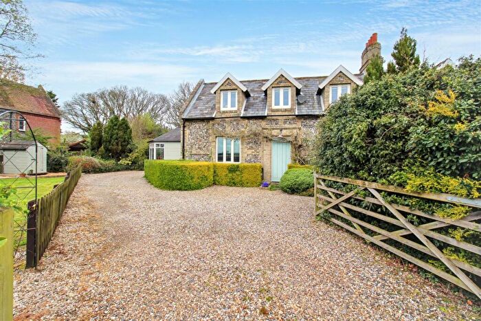 3 Bedroom Semi Detached House For Sale In School Road, Haveringland, Norwich, NR10