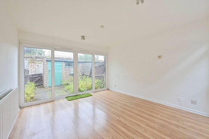 3 Bedroom Property To Rent In Fulwood Walk, Southfields, London, SW19