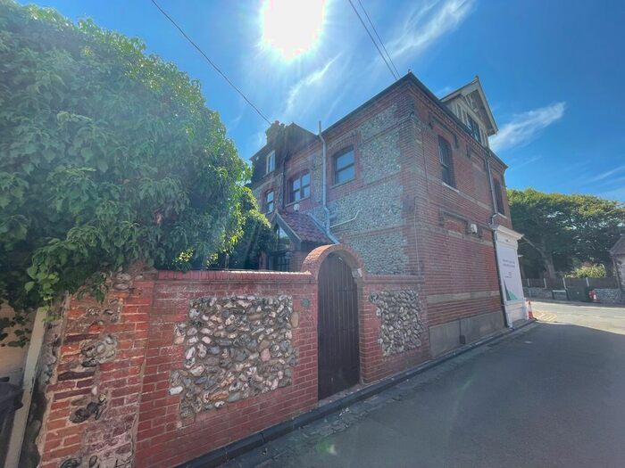 3 Bedroom Maisonette To Rent In High Street, Mundesley, Norwich, NR11