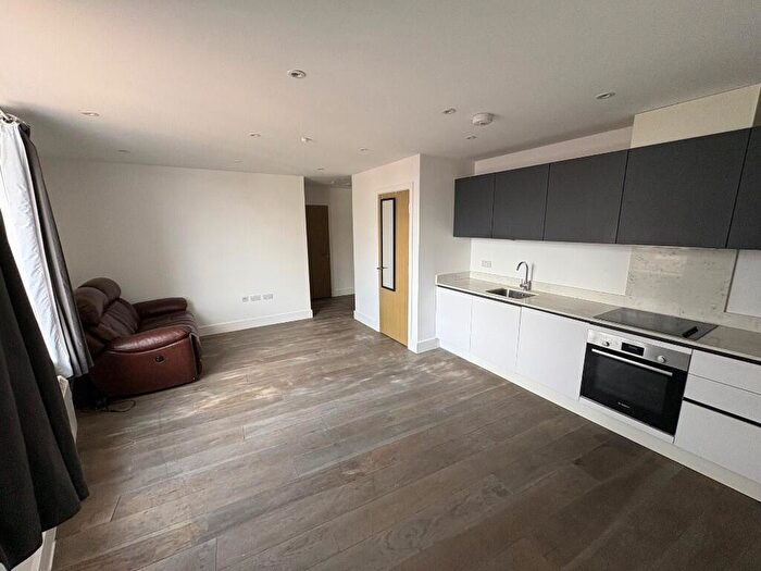 1 Bedroom Flat To Rent In Stonebridge Walk, Chelmsford, Essex, CM1