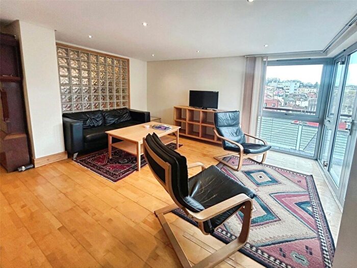 2 Bedroom Apartment To Rent In The Panoramic, Bristol, BS1