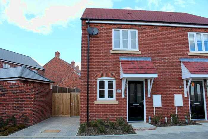 2 Bedroom Detached House To Rent In Boughton Close, Middlemore, Daventry, Northamptonshire, NN11