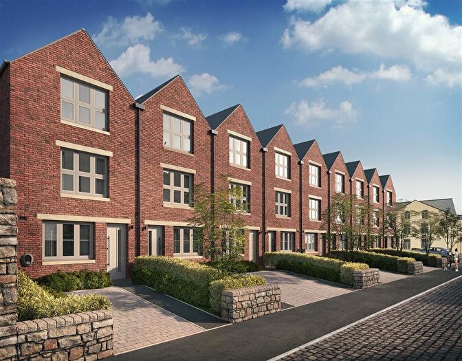 3 Bedroom Town House For Sale In Empress Court, Heaton Norris, Stockport, SK4