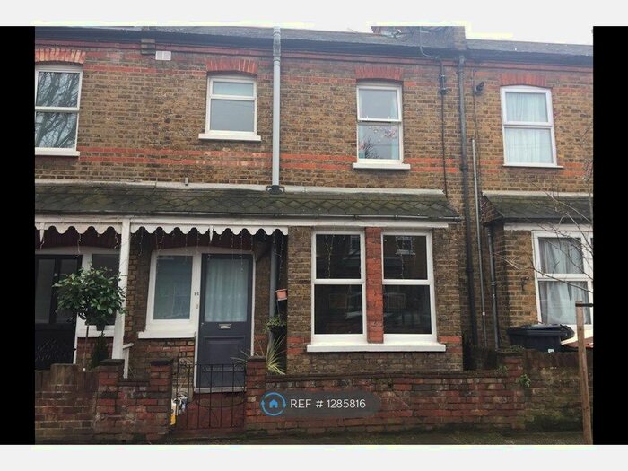 3 Bedroom Terraced House To Rent In Edinburgh Road, London W7