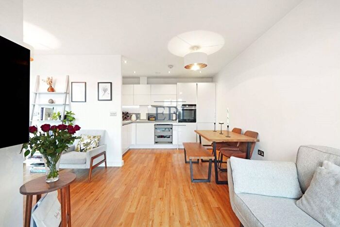1 Bedroom Flat For Sale In Park View Mansions, Olympic Park View Avenue, London, E20
