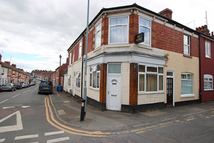 2 Bedroom Flat To Rent In Bath Road, Kettering, North Northamptonshire, NN16