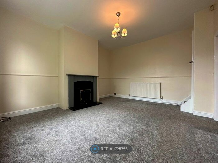 3 Bedroom Semi-Detached House To Rent In Gillroyd Mount, Morley, Leeds, LS27