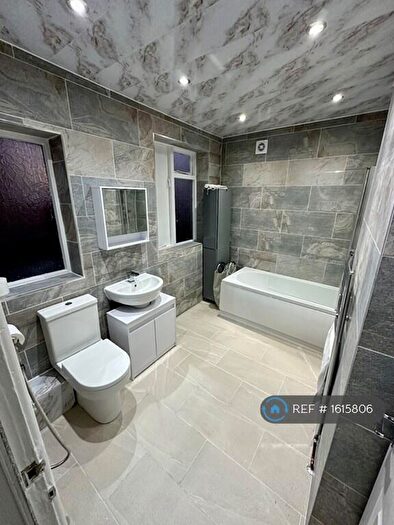 4 Bedroom Semi Detached House To Rent In Greenhill Road, Manchester, M8