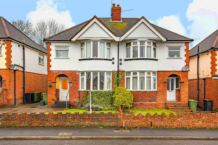 4 Bedroom Semi-Detached House To Rent In Beckingham Road, Guildford, GU2