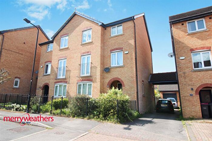 4 Bedroom Semi-Detached House For Sale In Island Close, Rotherham, S60