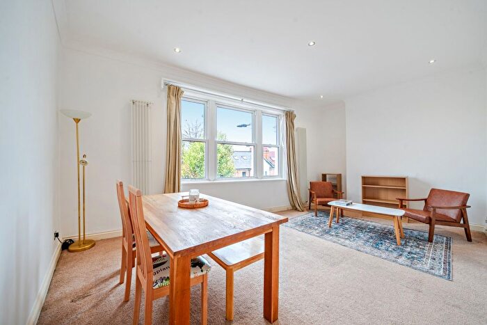 3 Bedroom Flat To Rent In Fulham Palace Road, London, SW6