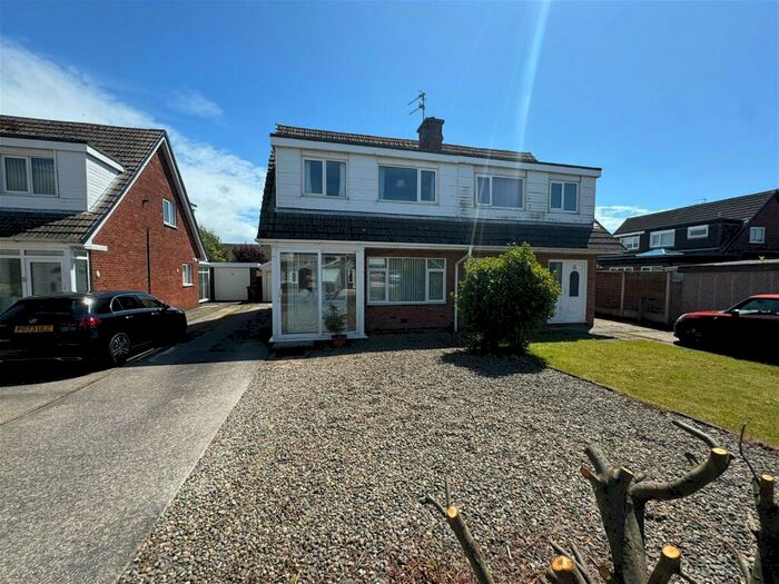 3 Bedroom Semi-Detached House To Rent In Crediton Avenue, Southport, PR9